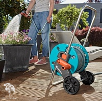 Тележка для шланга Gardena AquaRoll S с комплектом для полива