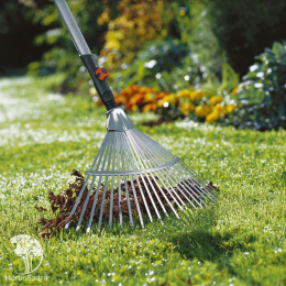 Комплект: Грабли веерные (насадка для комбисистемы) + Рукоятка деревянная 130 см Gardena