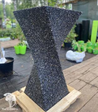 Фото Кашпо-ваза из натурального камня "Призма"