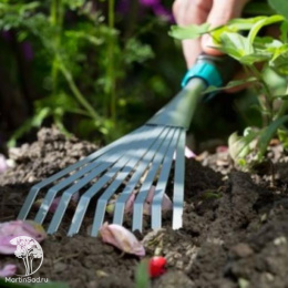 08964-30.000.00 Комплект ручных инструментов Gardena Comfort: Грабли ручные 12 см, грабли цветочные 8.5 см, рыхлитель