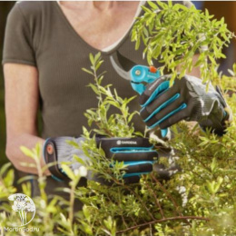 11530-20.000.00 Перчатки для ухода за кустарниками Gardena, размер M
