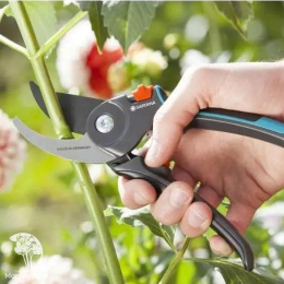 12200-20.000.00 Комплект Gardena: Секатор B/M + ножницы Шнип-Шнап