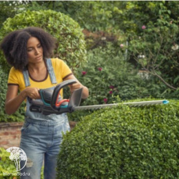 Аккумуляторные ножницы для живой изгороди Gardena ComfortCut 60 18V P4A с аккумулятором