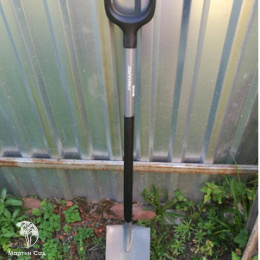 Лопата штыковая FISKARS Solid PROF