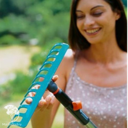 03024-36.000.00 Комплект: Грабли Gardena 30 см (насадка для комбисистемы) + Рукоятка деревянная Gardena 130 см