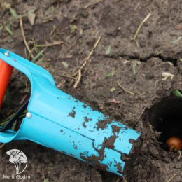 Сажалка Gardena для луковичных растений (ручной инструмент)