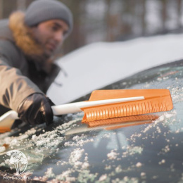  Щетка со скребком SnowXpertTM